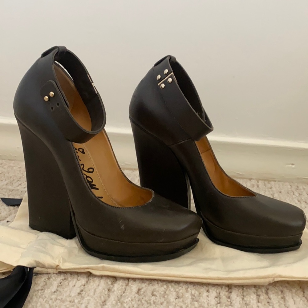 Lanvin Brown Leather Pumps